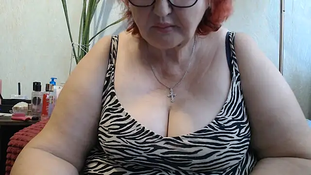 Snapshot of DeniseeRosea chatting on July 7, 2026, 7:45 am DeniseeRosea online show from July 7, 2026, 7:45 am