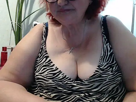 DeniseeRosea online show from June 12, 2026, 7:33 pm