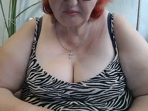 Snapshot of DeniseeRosea chatting on June 25, 2026, 7:35 am DeniseeRosea online show from June 25, 2026, 7:35 am