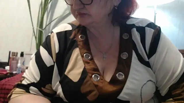 DeniseeRosea online show from May 4, 2026, 5:49 pm