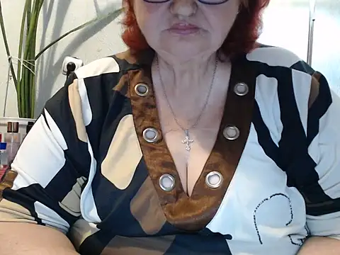 DeniseeRosea online show from June 19, 2026, 6:03 pm