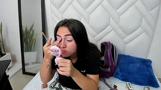 Snapshot of LindaHooker chatting on March 22, 2026, 6:37 am LindaHooker online show from March 22, 2026, 6:37 am