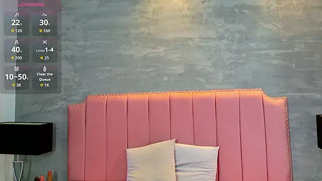 Snapshot of Alaia_Colins chatting on March 6, 2026, 1:00 am Alaia Colins online show from March 6, 2026, 1:00 am