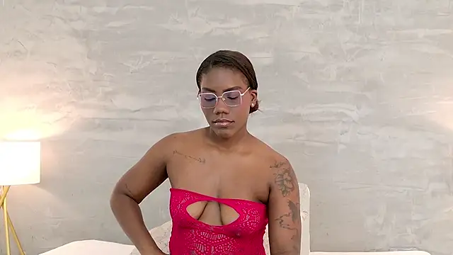 Alaia Colins online show from July 9, 2026, 4:24 am