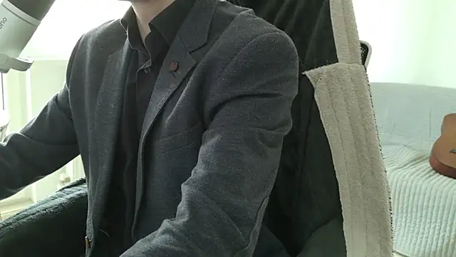 Snapshot of Moonsire1 chatting on April 11, 2026, 9:46 am Moonsire1 online show from April 11, 2026, 9:46 am