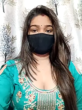 Snapshot of Simran-001 chatting on July 8, 2026, 12:39 pm Simran-001 online show from July 8, 2026, 12:39 pm