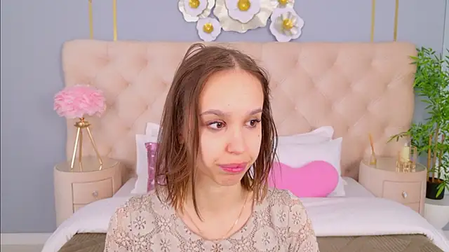 Snapshot of SandraTucker chatting on March 21, 2026, 2:46 am SandraTucker online show from March 21, 2026, 2:46 am