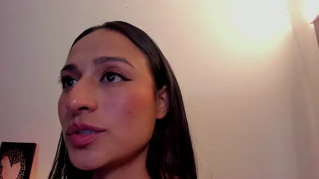 alizee 33 online show from October 1, 2025, 3:44 am