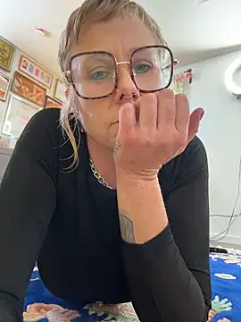 I am babydoll online show from April 29, 2026, 12:09 pm