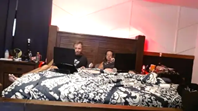 krash n babi online show from March 1, 2026, 9:09 am