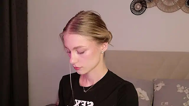 GabriellaOlsen online show from May 19, 2026, 5:31 pm