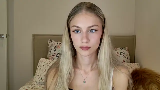 GabriellaOlsen online show from September 18, 2025, 1:58 pm