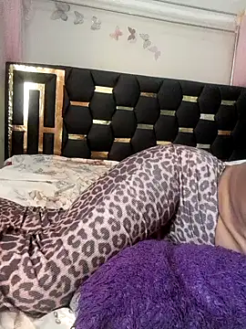 Snapshot of hottits25 chatting on February 7, 2025, 6:24 am hottits25 online show from February 7, 2025, 6:24 am