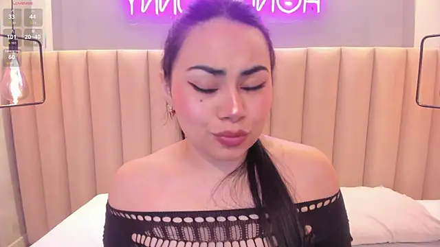 Naomymonroe  online show from September 25, 2025, 4:46 pm