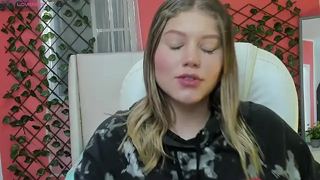alaia greyy online show from June 19, 2026, 1:06 pm
