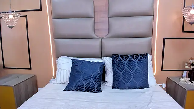 CAYLINCOLLINS online show from October 7, 2025, 3:07 am