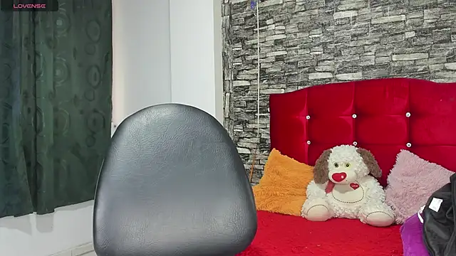 Isabella boom online show from March 13, 2025, 12:56 pm