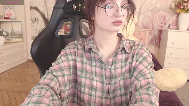 BritneyBarker online show from November 26, 2025, 12:10 am