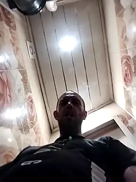 MaxDevilWhite online show from April 28, 2026, 3:11 am