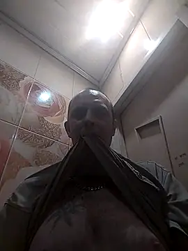 MaxDevilWhite online show from October 17, 2025, 10:39 am