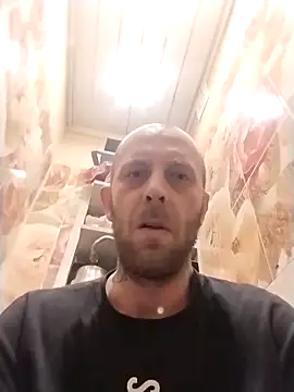 MaxDevilWhite online show from April 28, 2026, 12:53 am