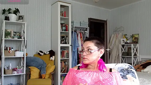Snapshot of Soffya_Soy chatting on June 16, 2026, 7:41 am Soffya Soy online show from June 16, 2026, 7:41 am