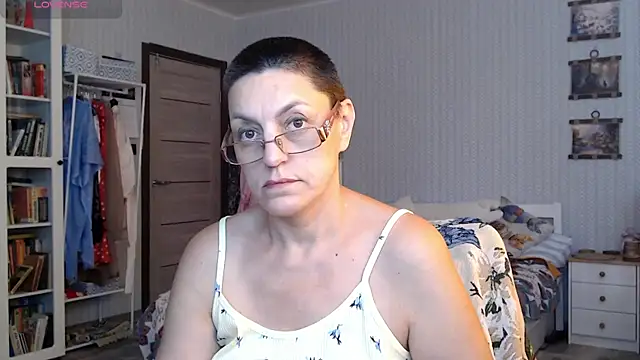 Snapshot of Soffya_Soy chatting on June 8, 2026, 1:44 pm Soffya Soy online show from June 8, 2026, 1:44 pm