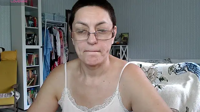 Snapshot of Soffya_Soy chatting on June 19, 2026, 8:31 am Soffya Soy online show from June 19, 2026, 8:31 am