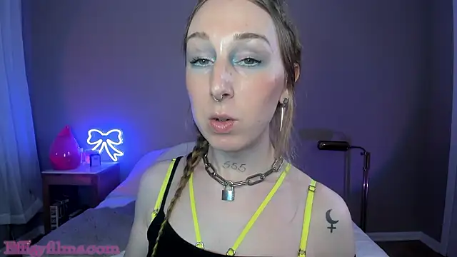 Snapshot of StarDuvall chatting on March 4, 2026, 10:39 pm StarDuvall online show from March 4, 2026, 10:39 pm