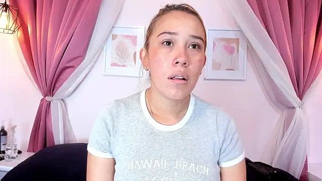 Snapshot of Lannajansen chatting on May 13, 2026, 1:40 pm Lannajansen online show from May 13, 2026, 1:40 pm