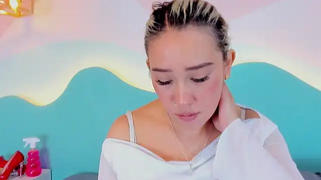 Lannajansen online show from February 26, 2026, 1:44 pm