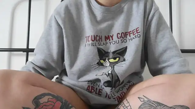 bunnyfox420 online show from April 14, 2026, 4:01 pm