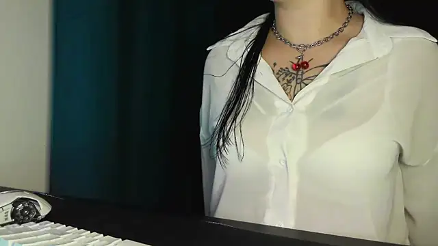 Snapshot of bunnyfox420 chatting on November 18, 2025, 7:28 pm bunnyfox420 online show from November 18, 2025, 7:28 pm