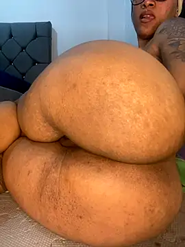 Charlotte bronxxx online show from October 12, 2025, 8:32 pm