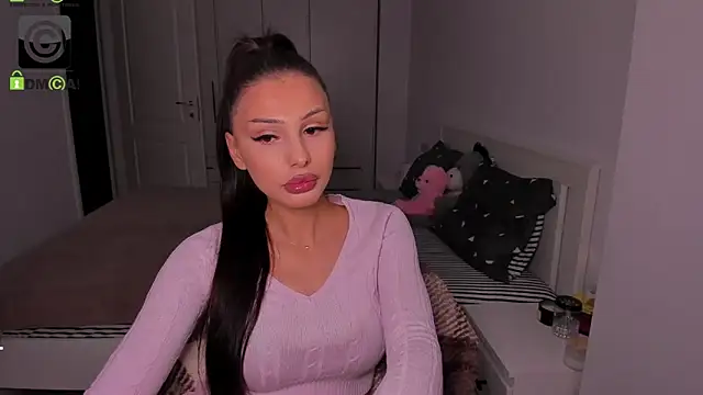 HelenShawn online show from October 10, 2025, 8:20 pm