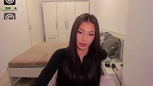 HelenShawn online show from September 11, 2025, 8:20 pm