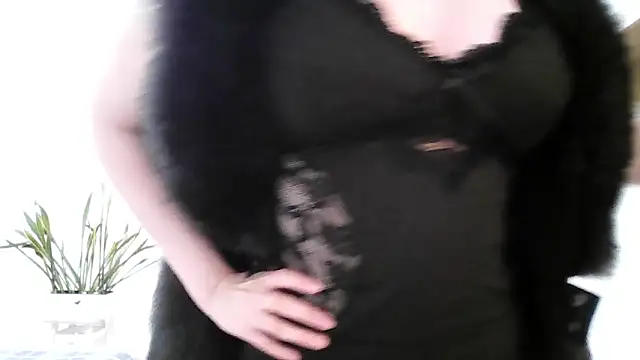 Victoria Glam online show from September 23, 2025, 5:42 pm