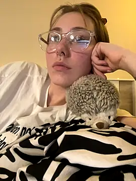 Molli Luv online show from October 19, 2025, 1:25 pm