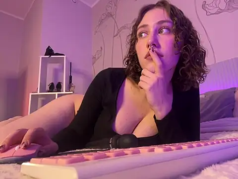 Molli Luv online show from March 7, 2025, 12:34 pm