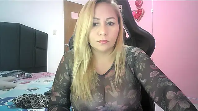 mariana0x online show from February 15, 2026, 8:30 pm