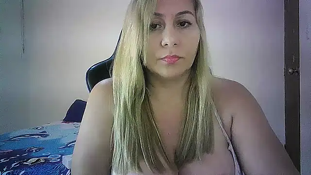 mariana0x online show from July 3, 2026, 7:42 pm