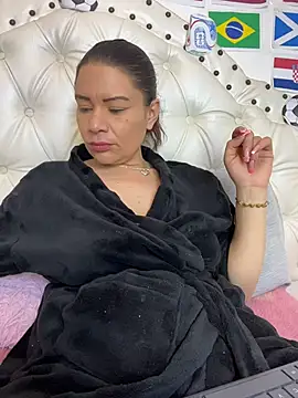 Snapshot of isabelajonesgl chatting on June 18, 2026, 7:52 pm isabelajonesgl online show from June 18, 2026, 7:52 pm