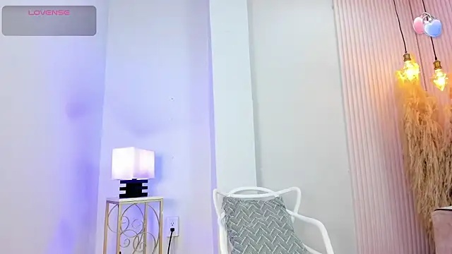 Snapshot of alana_rossetti chatting on March 4, 2026, 12:24 pm alana rossetti online show from March 4, 2026, 12:24 pm