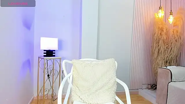 Snapshot of alana_rossetti chatting on February 24, 2026, 12:17 pm alana rossetti online show from February 24, 2026, 12:17 pm