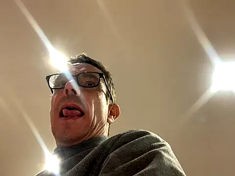 Kenhornu online show from November 24, 2025, 5:02 pm