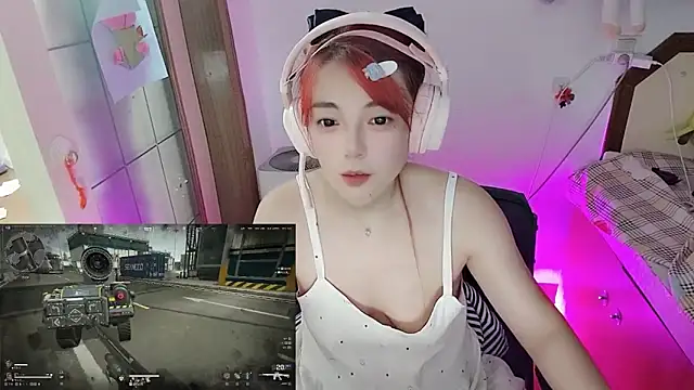 Snapshot of Song_99 chatting on July 17, 2026, 4:48 pm Song 99 online show from July 17, 2026, 4:48 pm