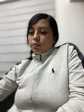 Im-Allysoon online show from February 5, 2025, 2:19 am