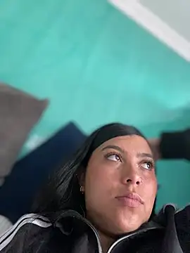 Im-Allysoon online show from February 11, 2025, 9:14 pm