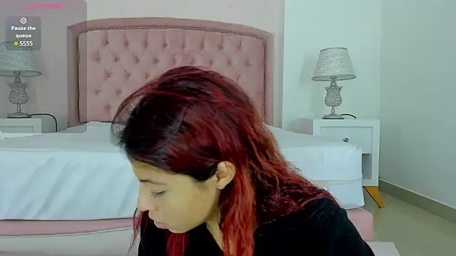 Kendall  Fox online show from February 10, 2025, 5:36 am