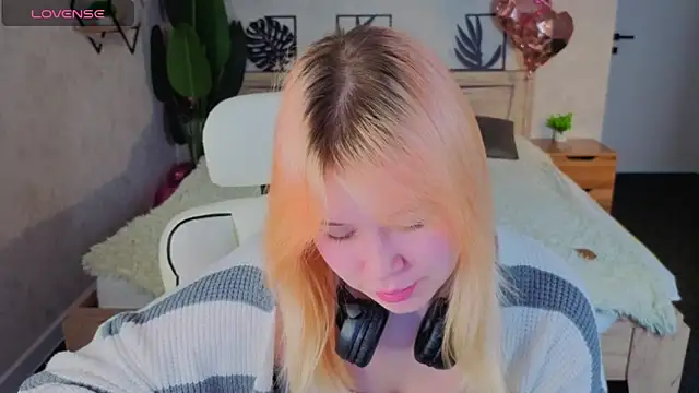 Amy Kimberlly online show from March 18, 2026, 12:36 am